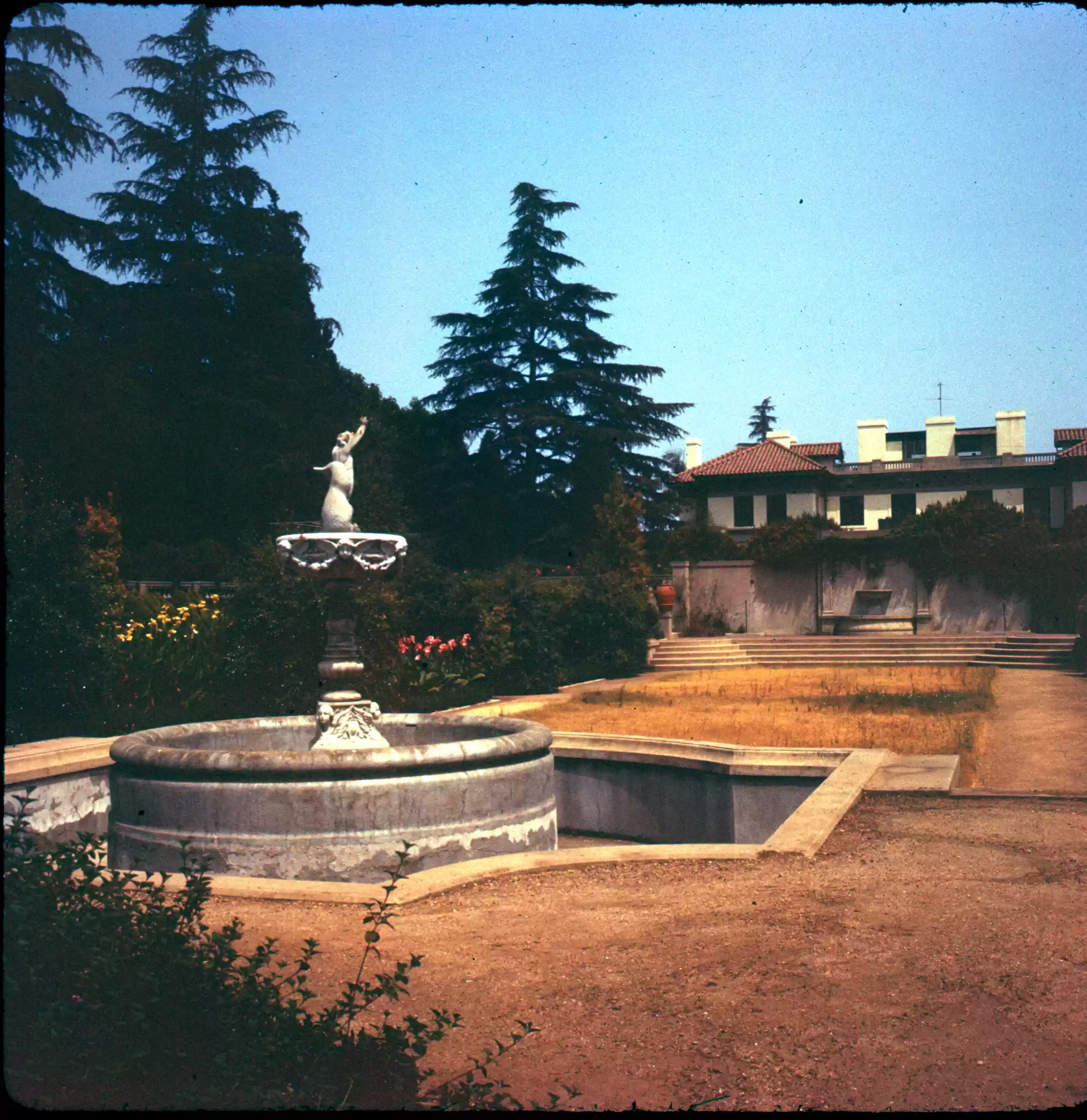 sunken gardens in back of Ambassador Hall Pasadena Campus_0015